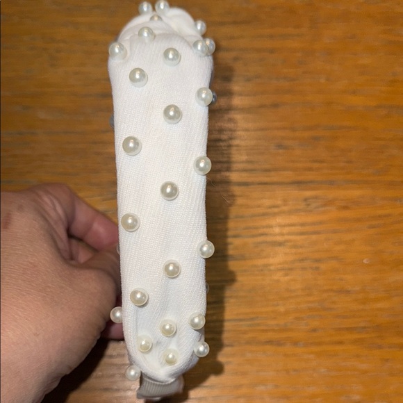 White Crystal Embellished Hair Accessory - Picture 2 of 3